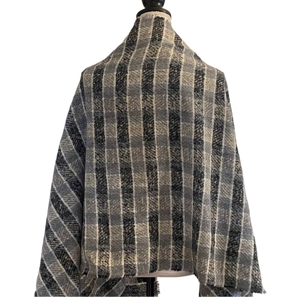 LULLA COLLECTION BY BINDYA Plaid Scarf Gray and Black Plaid Cozy Warm NEW - Picture 5 of 8